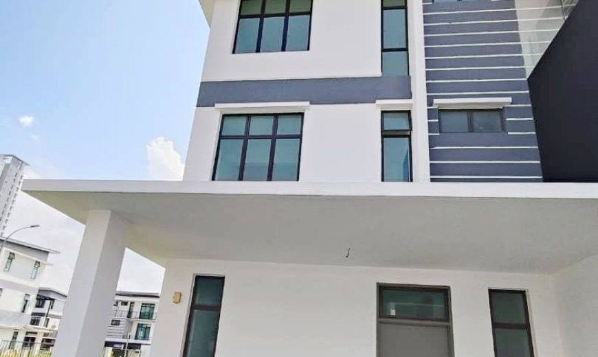Mutiara Mas – 3 Storey Corner Cluster House – FOR SALE