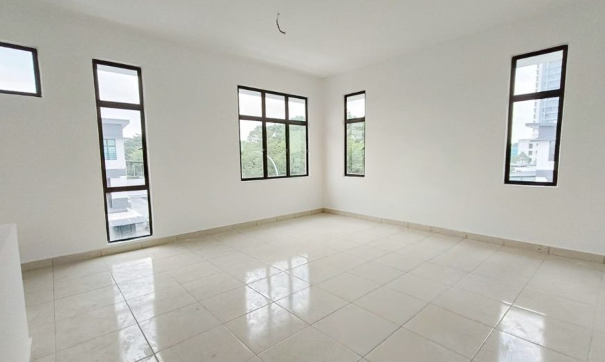 Mutiara Mas – 3 Storey Corner Cluster House – FOR SALE