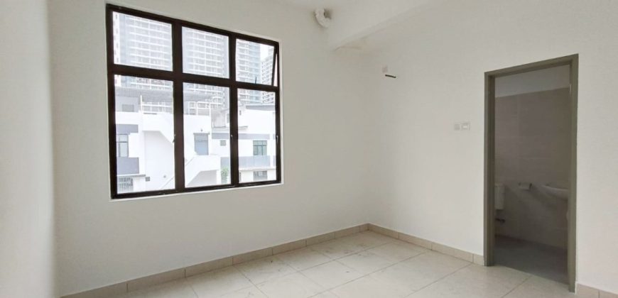 Mutiara Mas – 3 Storey Corner Cluster House – FOR SALE