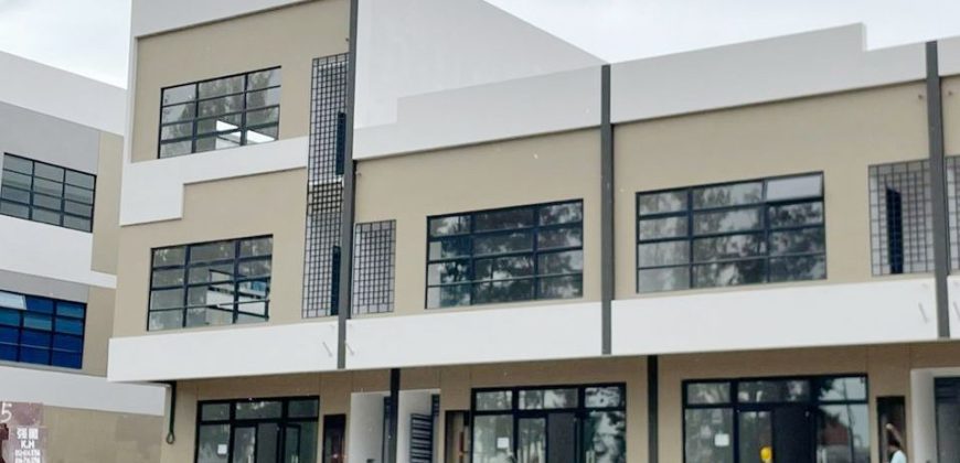 Horizon Hills – 3 Storey End Lot Shoplot – FOR RENT
