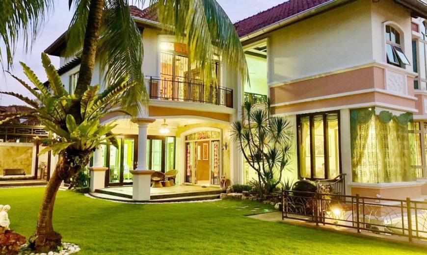 Redang Villa @ Taman Molek – 3 Storey Corner Semi Detached House – FOR SALE