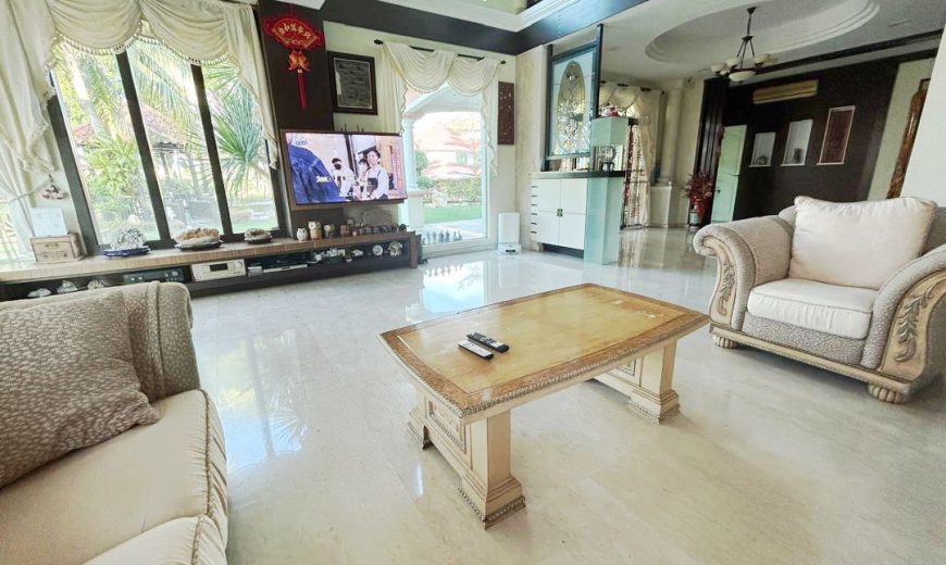 Redang Villa @ Taman Molek – 3 Storey Corner Semi Detached House – FOR SALE