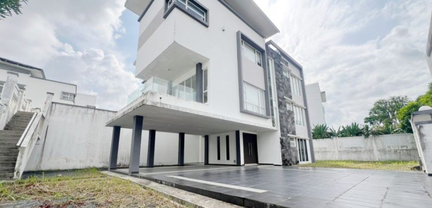 Horizon Hills – 3 Storey Bungalow House – FOR SALE