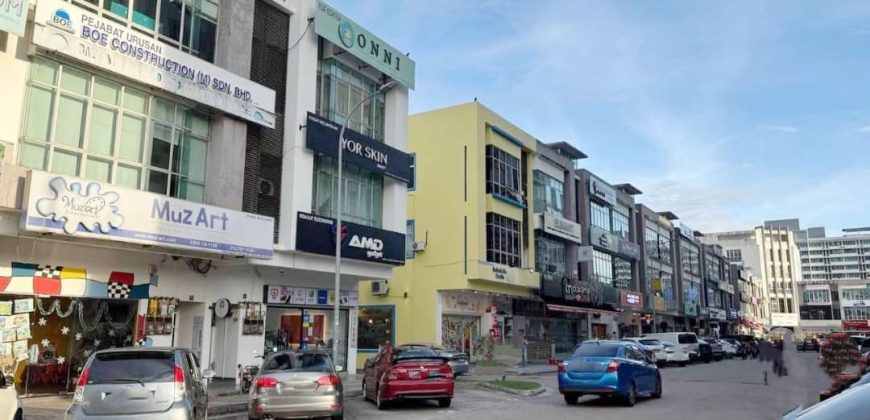 Mount Austin – 3 Storey Shoplot – FOR SALE