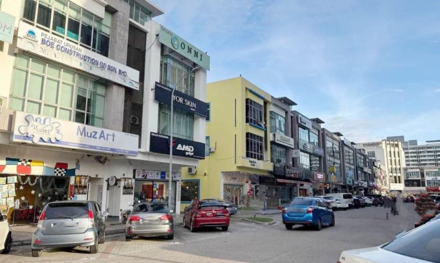 Mount Austin – 3 Storey Shoplot – FOR SALE
