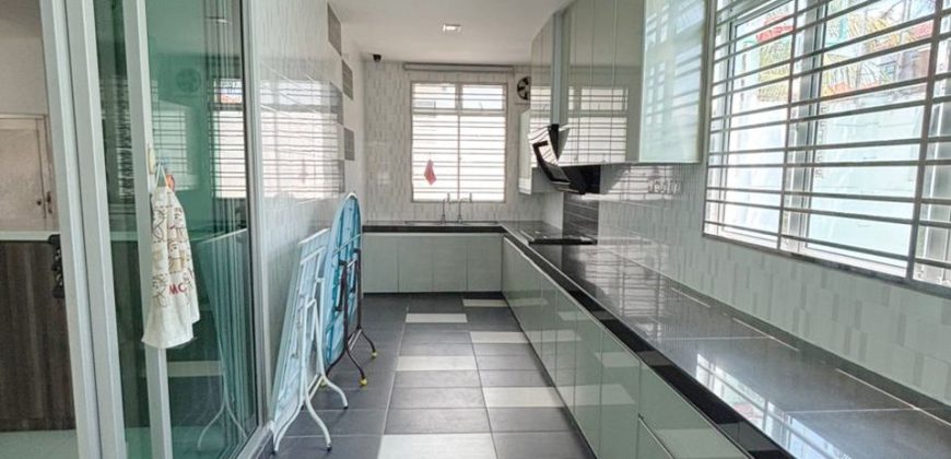 Taman Sutera Utama – 2.5 Storey End Lot Terrace House – FOR SALE