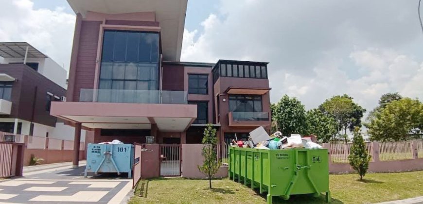 Horizon Hills – 3 Storey Bungalow House – FOR SALE