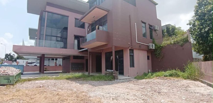 Horizon Hills – 3 Storey Bungalow House – FOR SALE