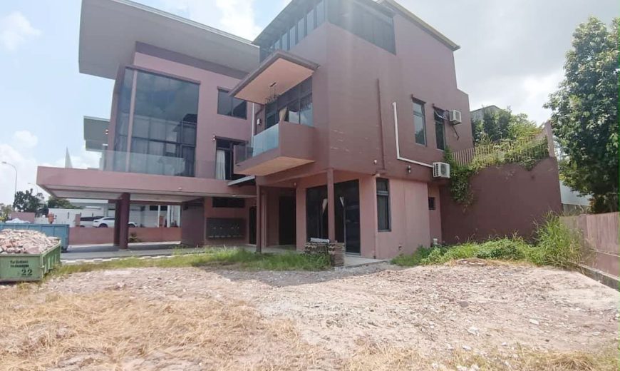 Horizon Hills – 3 Storey Bungalow House – FOR SALE