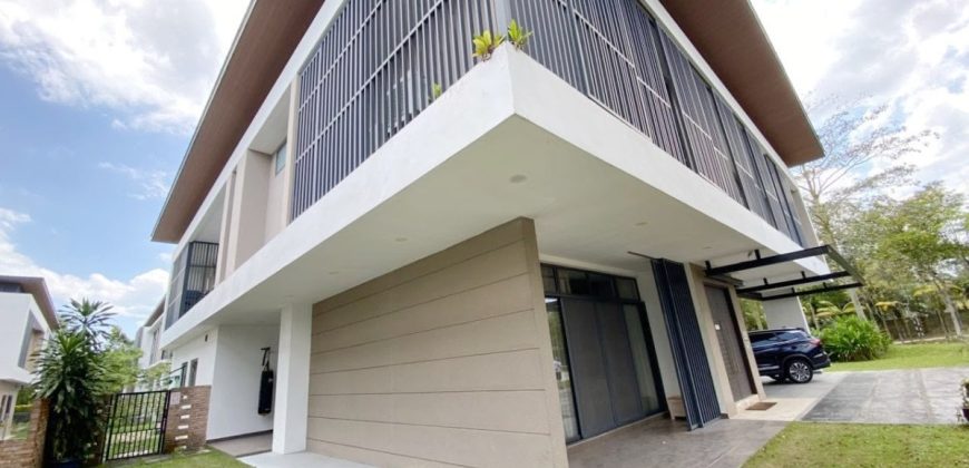East Ledang – 2 Storey Corner Bungalow House – FOR SALE