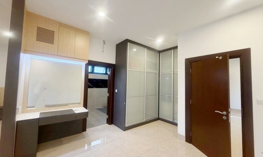 Horizon Hills – 2 Storey Bungalow House – FOR SALE