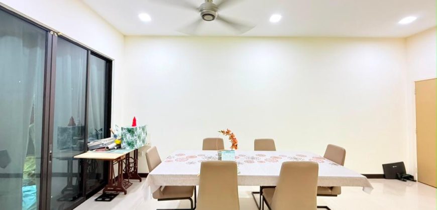 Taman Laguna – 2 Storey Superlink House – FOR SALE