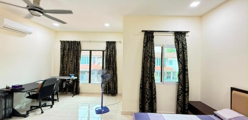 Taman Laguna – 2 Storey Superlink House – FOR SALE