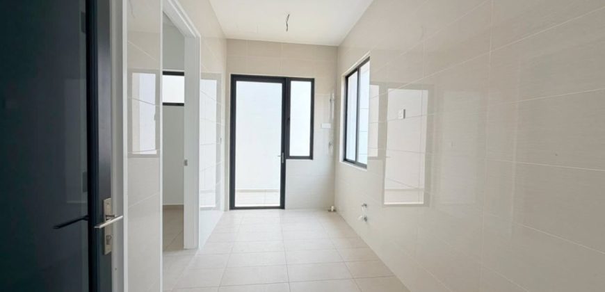 Horizon Hills – 3 Storey Corner Cluster House – FOR SALE