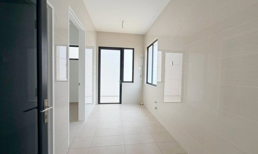 Horizon Hills – 3 Storey Corner Cluster House – FOR SALE