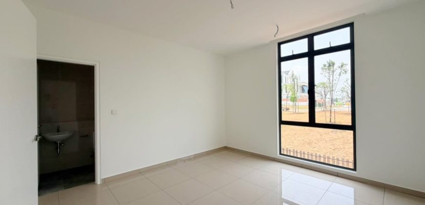 Horizon Hills – 3 Storey Corner Cluster House – FOR SALE