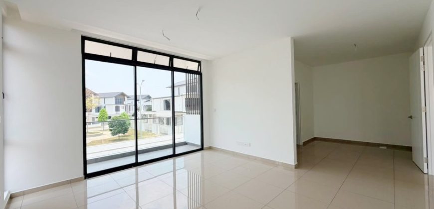 Horizon Hills – 3 Storey Corner Cluster House – FOR SALE