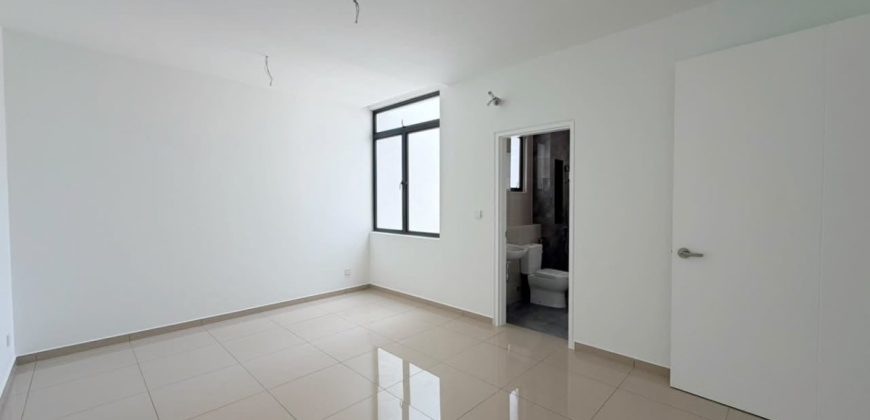 Horizon Hills – 3 Storey Corner Cluster House – FOR SALE