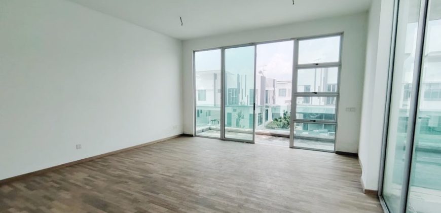 Taman Nusa Duta – 2 Storey Semi Detached House – FOR SALE