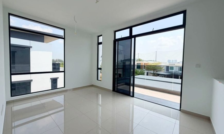 Horizon Hills – 3 Storey Cluster House – FOR SALE