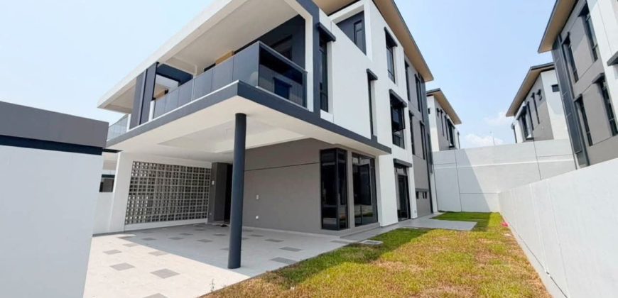 Horizon Hills – 3 Storey Cluster House – FOR SALE