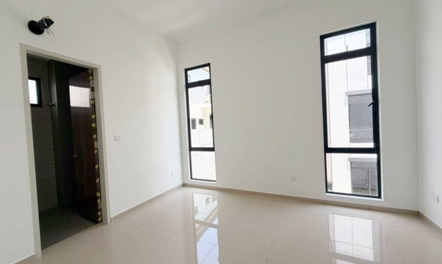 Horizon Hills – 3 Storey Cluster House – FOR SALE