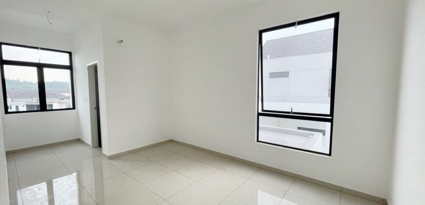 Taman Desa Tebrau – 2 Storey End Lot Terrace House – FOR SALE